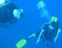 El Príncipe Guillermo y Kate Middleton bucean en Belice entre el coral y tiburones